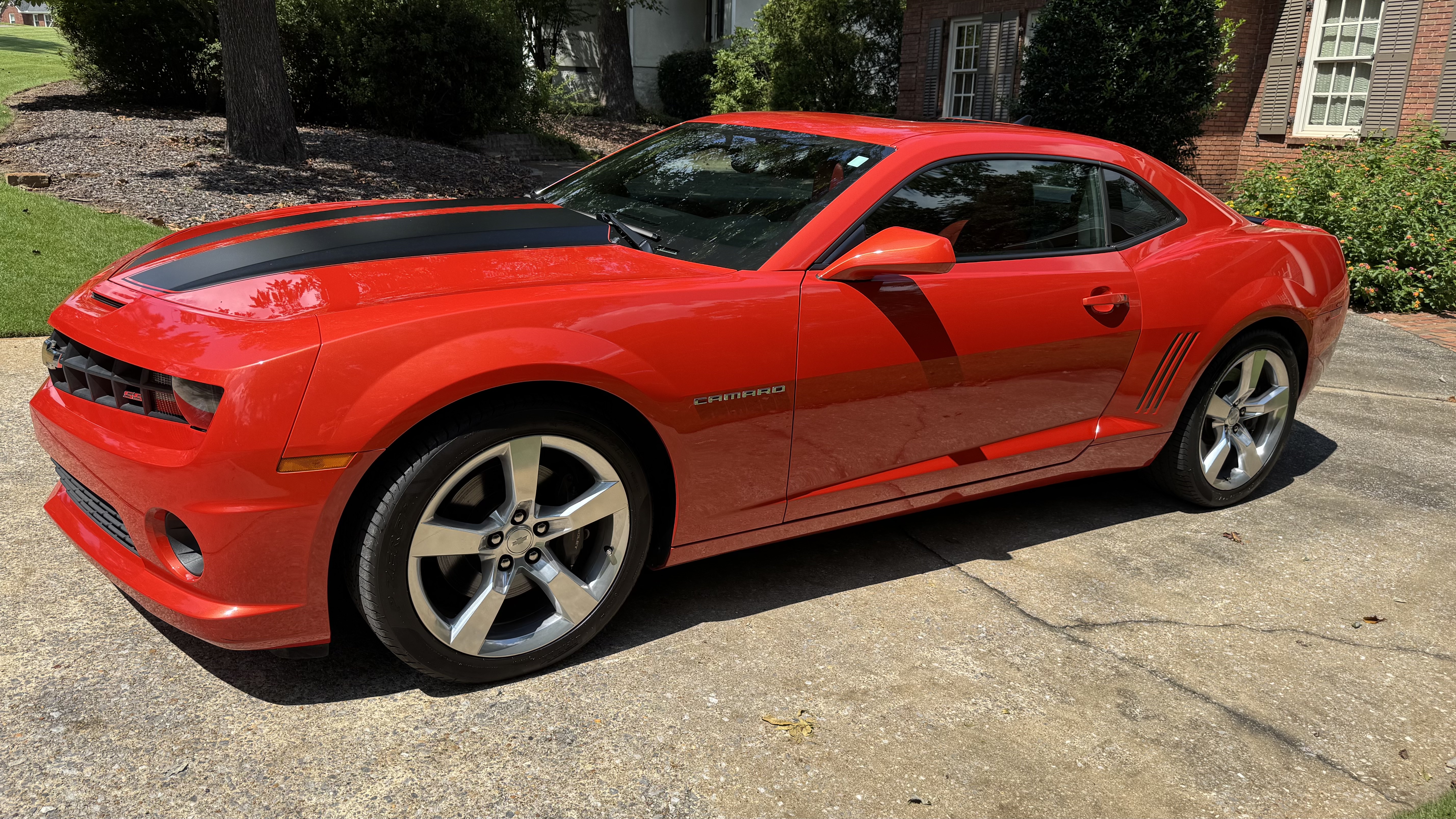 Used 2010 Chevrolet Camaro SS w/ RS Package RWD image 2