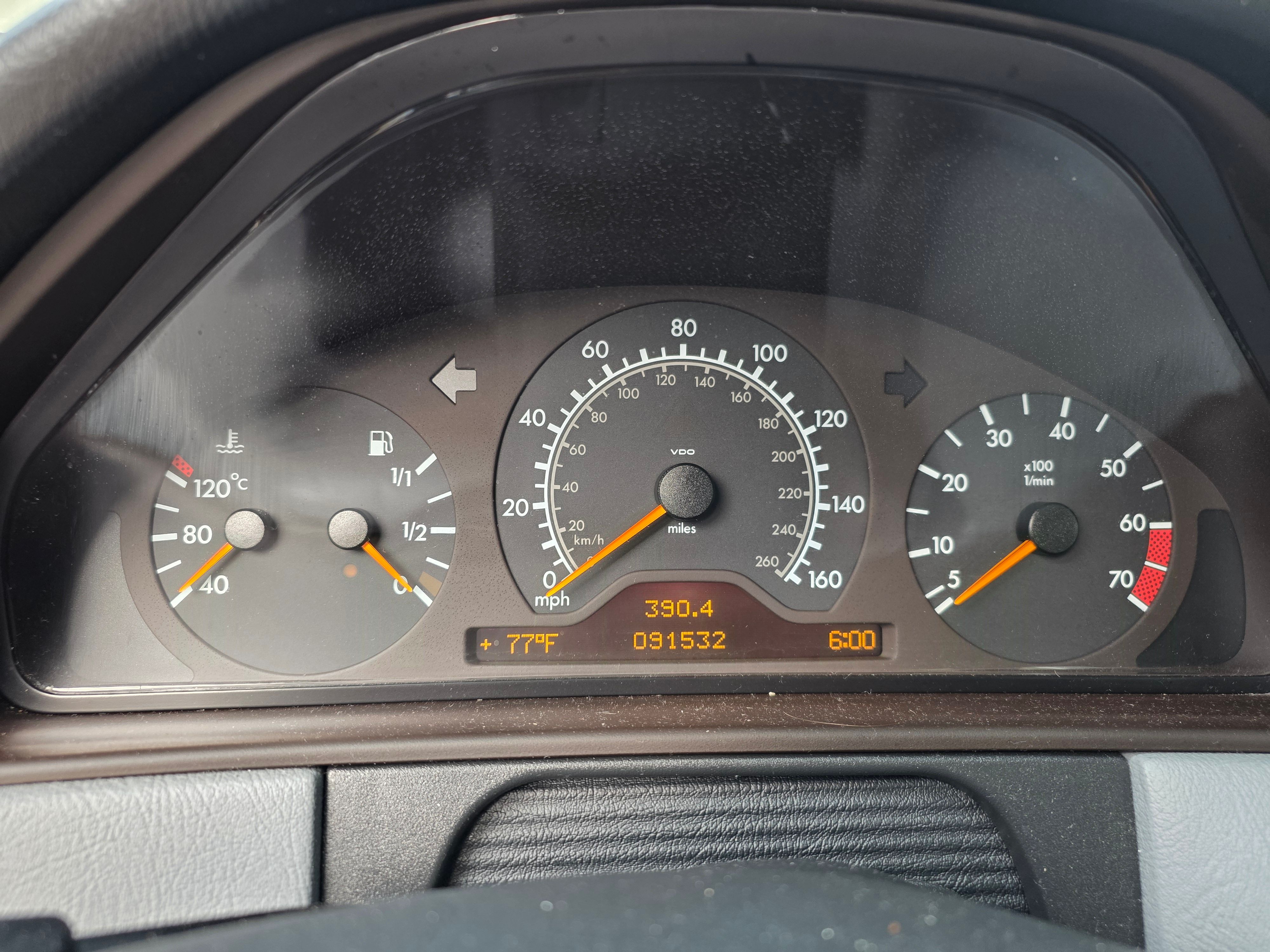 Used 1999 Mercedes-Benz E 320 Sedan image 2
