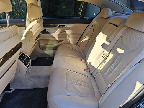 Used 2016 BMW 740i RWD image 10