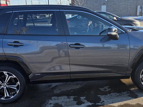 Used 2025 Toyota RAV4 XSE w/ Premium Package image 4