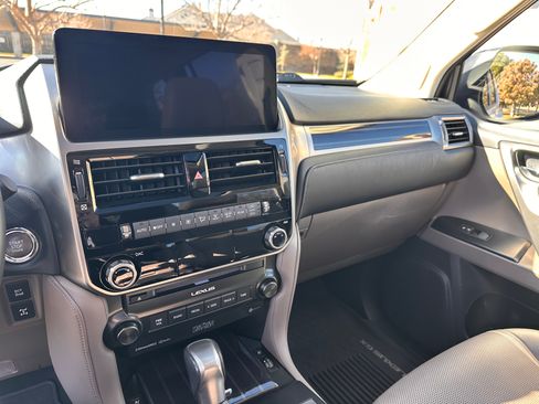 Used 2023 Lexus GX 460 Premium image 14