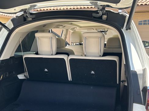 Used 2021 Mercedes-Benz GLS 580 4MATIC image 2