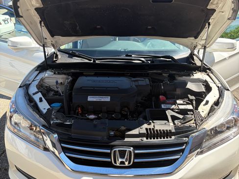 Used 2014 Honda Accord Touring image 21