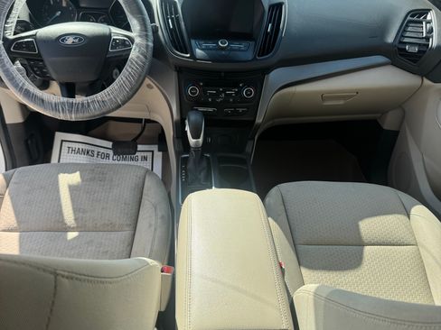 Used 2018 Ford Escape SE w/ SE Sync 3 Package FWD image 10