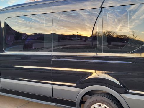 Used 2018 Ford Transit 350 XLT image 1