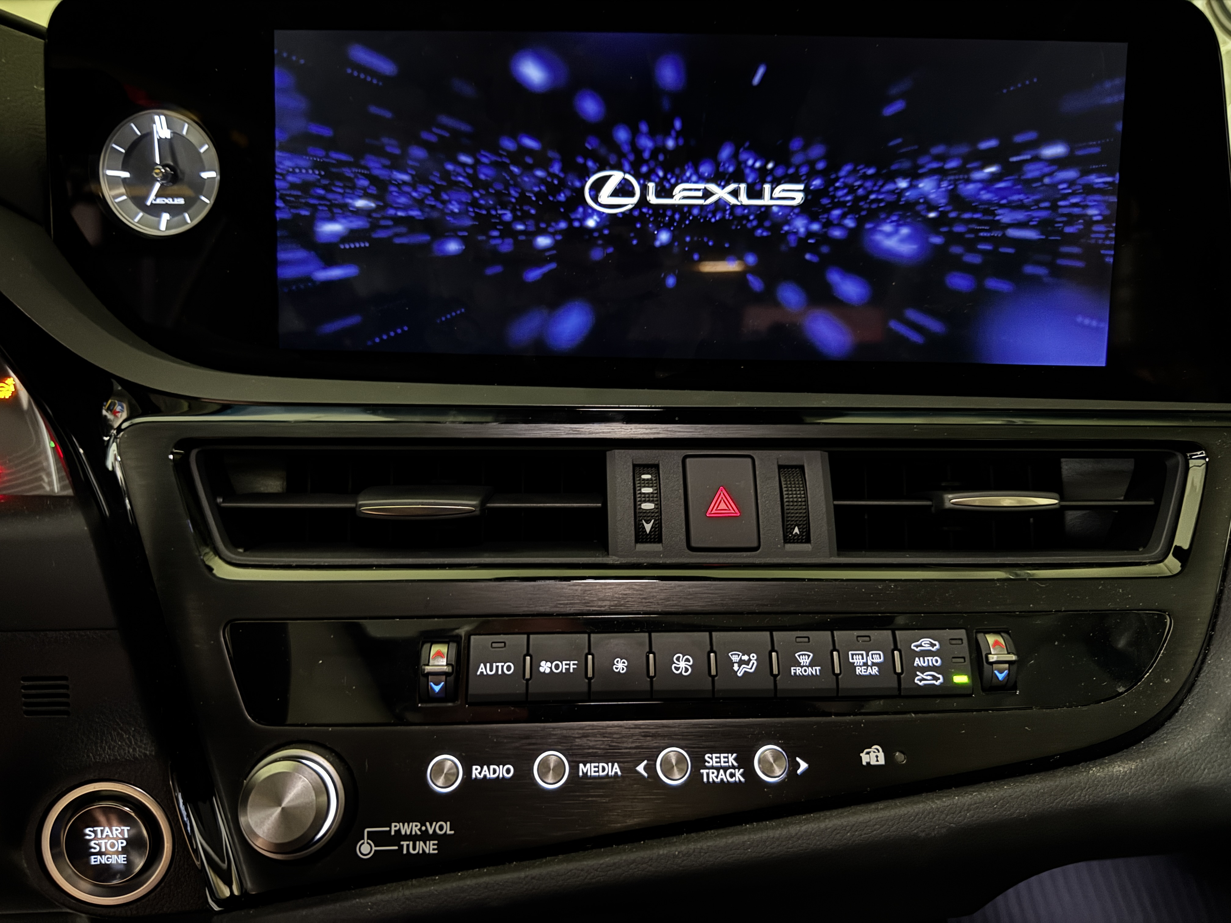 Used 2025 Lexus ES 350 w/ Luxury Package FWD image 15