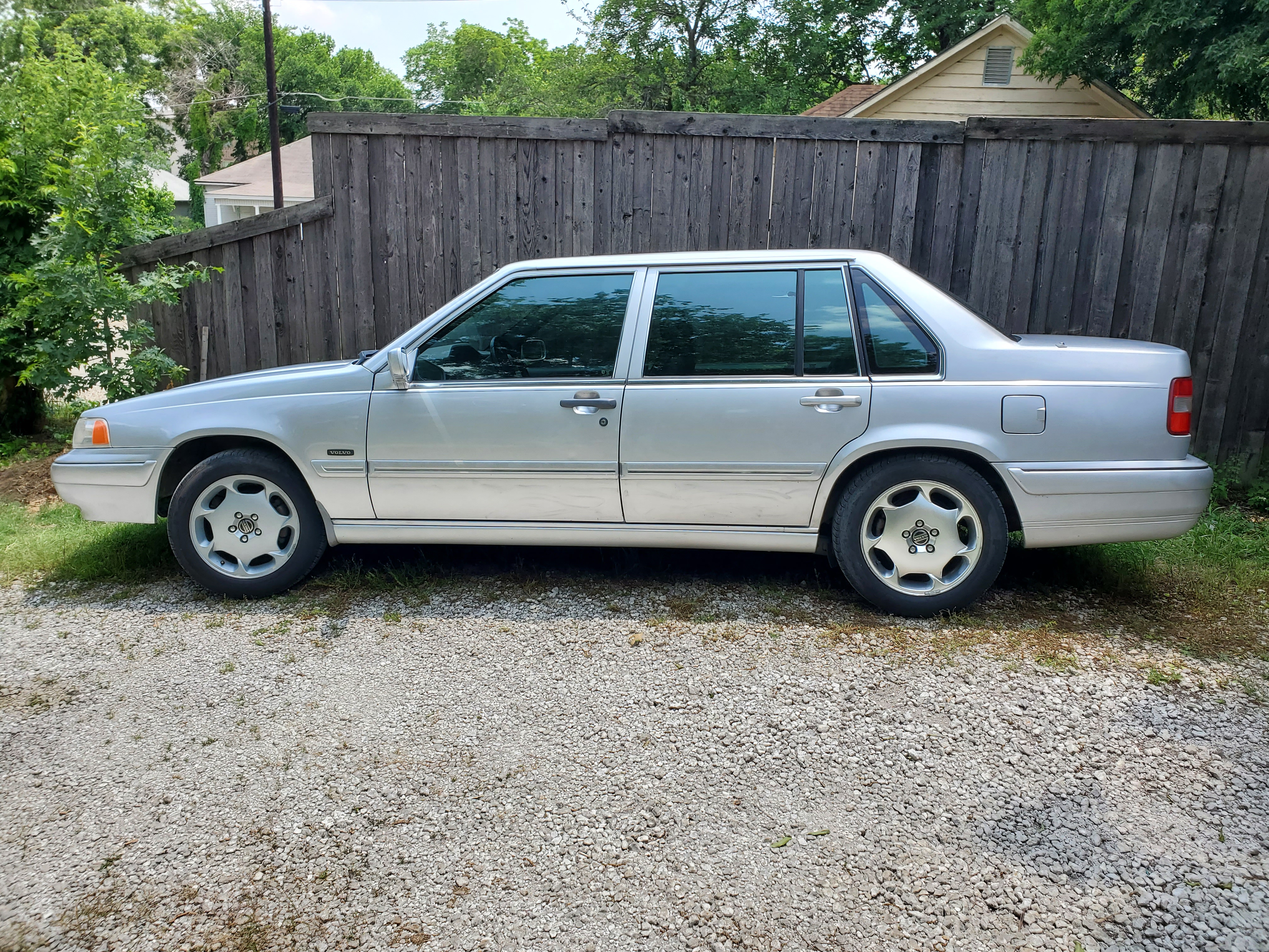 Used 1998 Volvo S90 RWD image 2