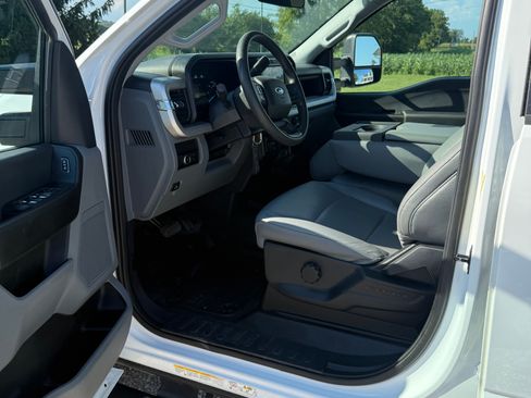 Used 2023 Ford F450 XL w/ XL Chrome Package image 10