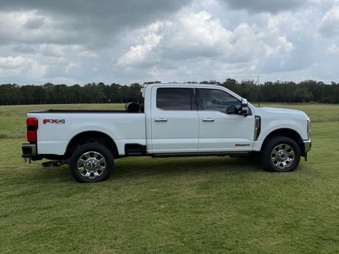 Used 2024 Ford F250 Lariat w/ Lariat Ultimate Package AWD/4WD image 8