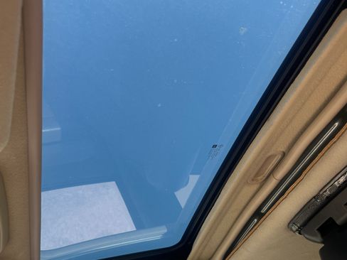 Used 2004 GMC Yukon Denali image 12