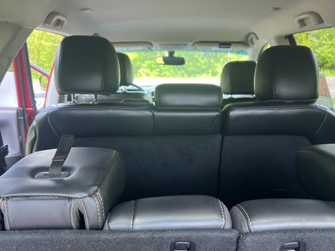 Used 2017 Nissan Pathfinder SL AWD/4WD image 4