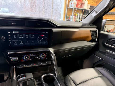 Used 2024 GMC Sierra 1500 Denali w/ Denali Reserve Package image 13