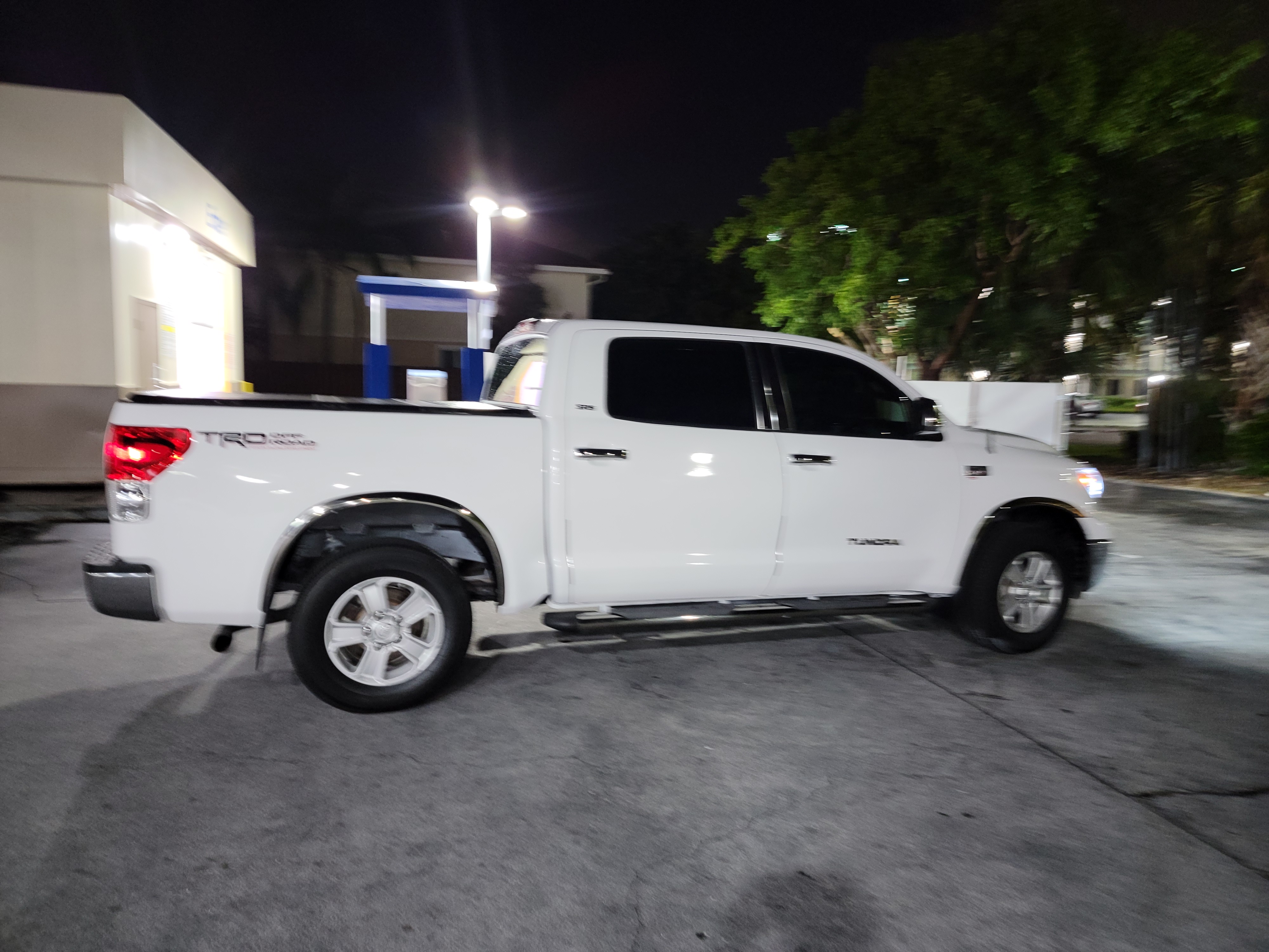 Used 2007 Toyota Tundra SR5 w/ TRD Off-Road Pkg RWD image 9