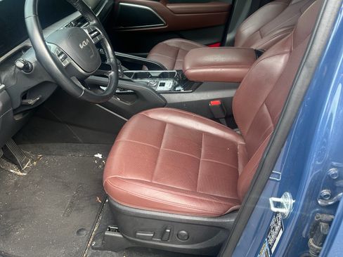 Used 2024 Kia Telluride EX w/ EX Captain's Chair Package FWD image 19