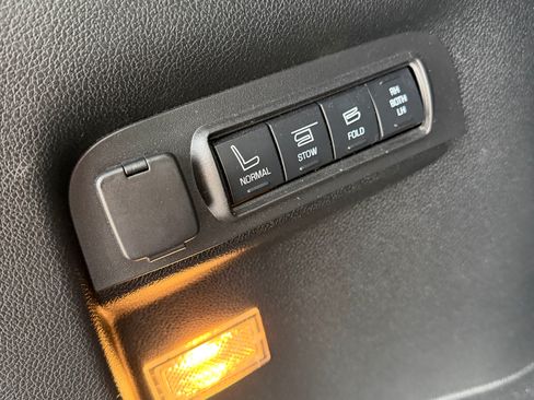 Used 2017 Ford Explorer Limited FWD image 14