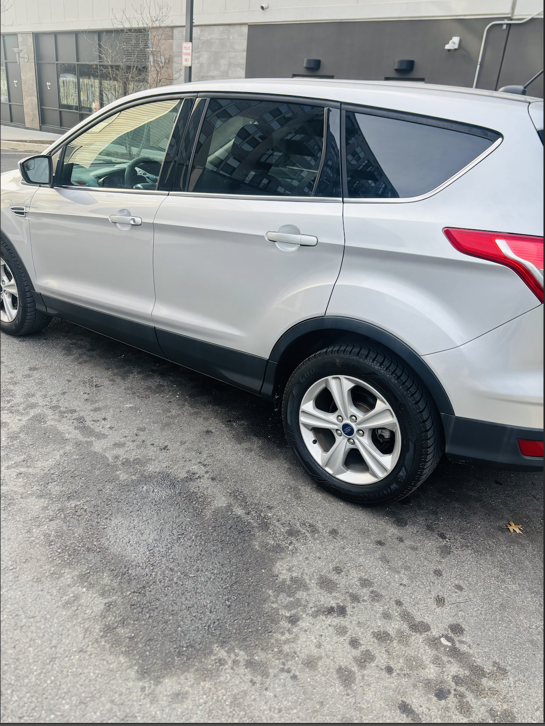 Used 2015 Ford Escape SE AWD/4WD image 9