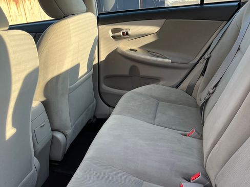 Used 2011 Toyota Corolla LE image 5