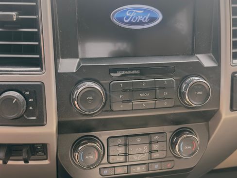 Used 2019 Ford F350 Lariat w/ Tow Technology Bundle AWD/4WD image 11