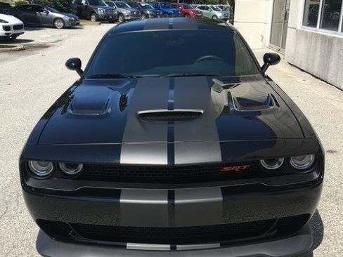 Used 2016 Dodge Challenger SRT Hellcat image 4