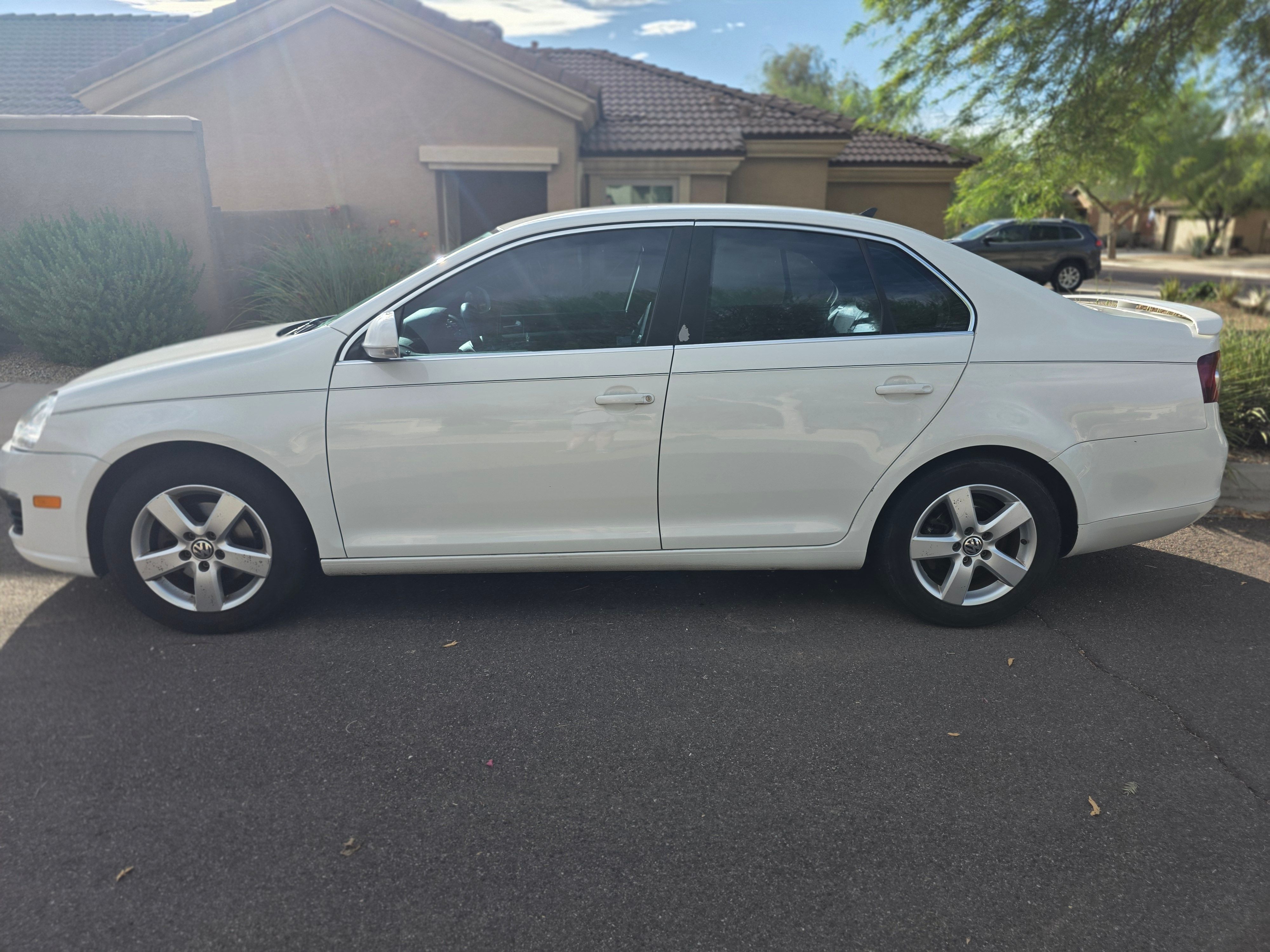 Used 2009 Volkswagen Jetta TDI FWD image 1