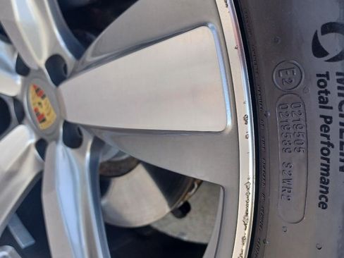 Used 2024 Porsche Macan image 14