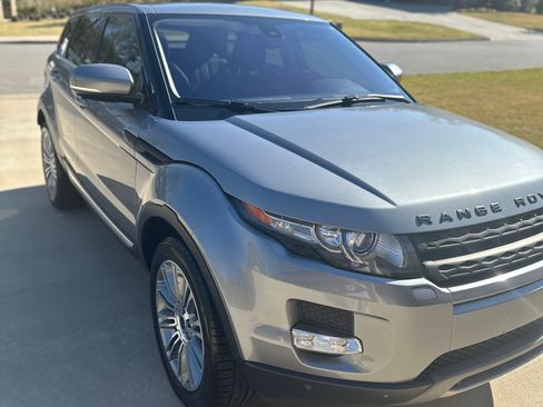 Used 2012 Land Rover Range Rover Evoque Prestige image 4