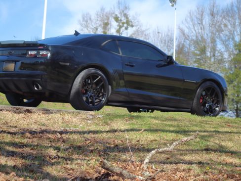 Used 2010 Chevrolet Camaro SS w/ RS Package image 4