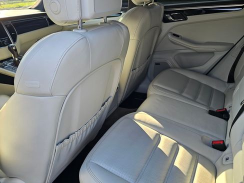 Used 2016 Porsche Macan Turbo image 14