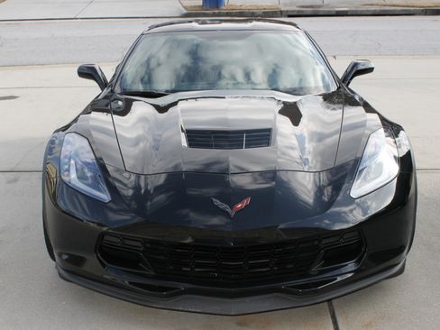 Used 2017 Chevrolet Corvette Grand Sport w/ Carbon Flash Badge Package image 1
