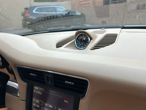 Used 2013 Porsche 911 Carrera 4S image 10