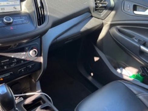 Used 2019 Ford Escape SEL image 12