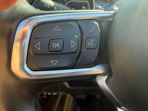 Used 2020 Jeep Wrangler Unlimited Sahara AWD/4WD image 26
