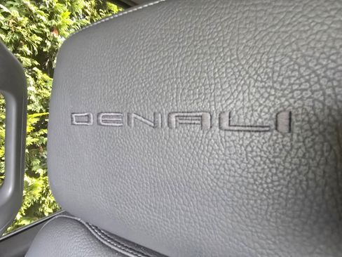 Used 2021 GMC Sierra 2500 Denali w/ Denali Black Diamond Edition image 20