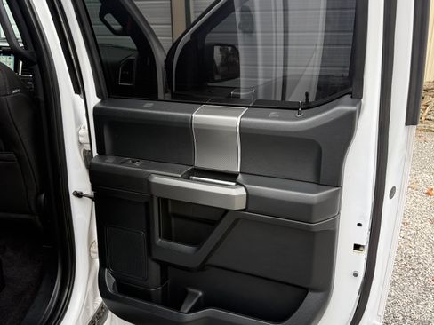 Used 2016 Ford F150 XLT w/ Equipment Group 302A Luxury image 8