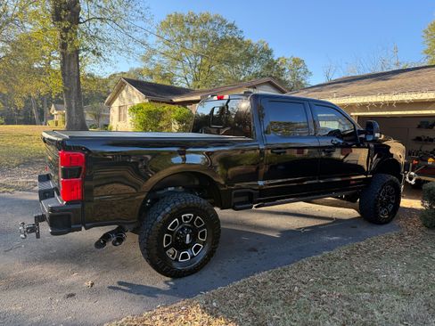 Used 2025 Ford F250 Platinum image 6