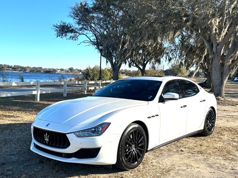 Used 2021 Maserati Ghibli image 1
