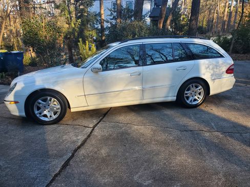 Used 2005 Mercedes-Benz E 320 Wagon image 1