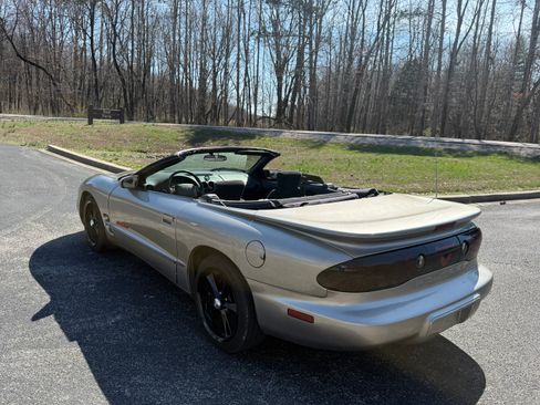 Used 2001 Pontiac Firebird Convertible image 8