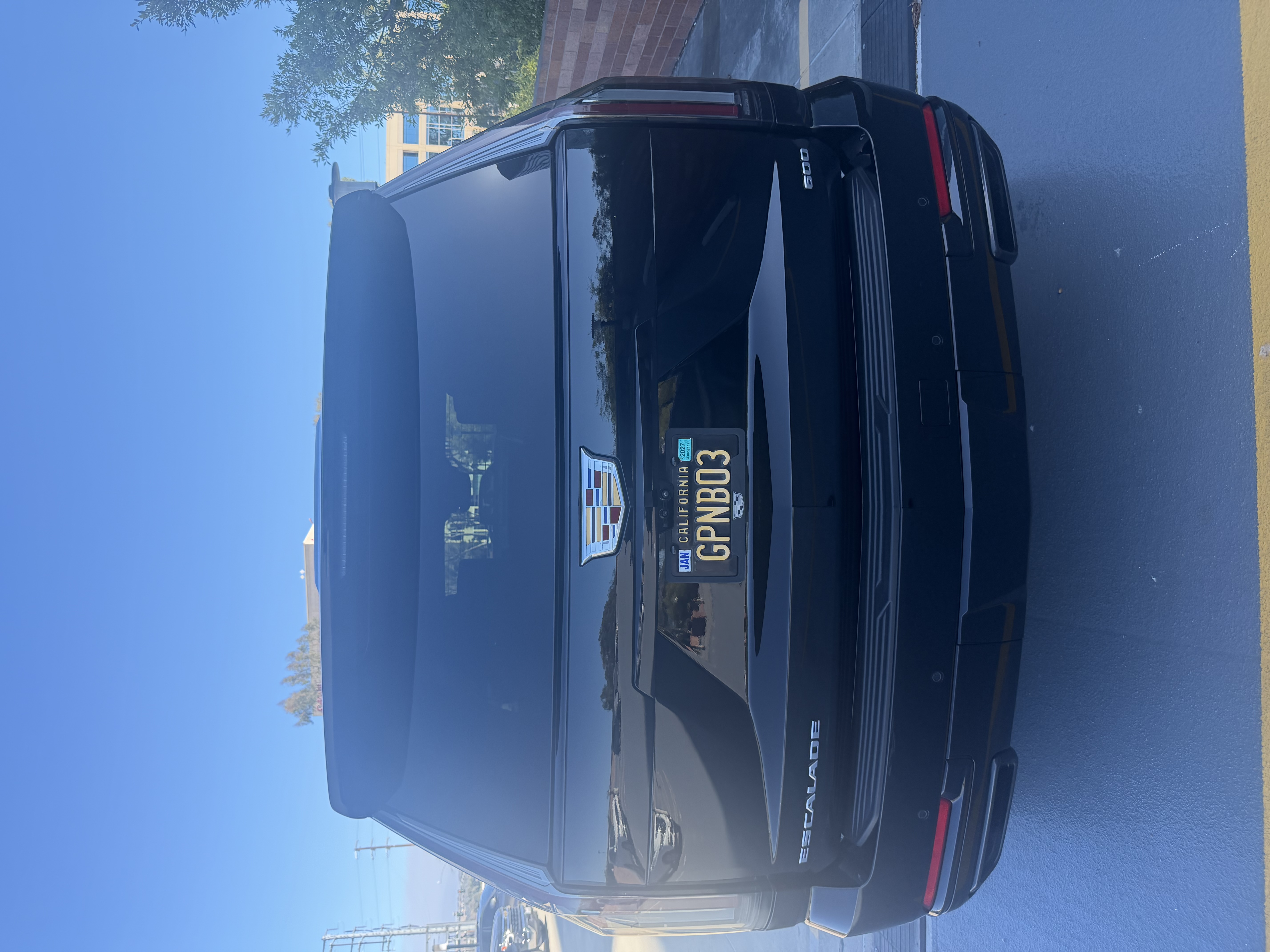 Used 2025 Cadillac Escalade Sport Platinum AWD/4WD image 4