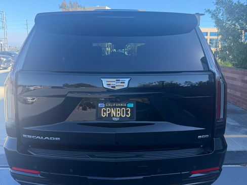 Used 2025 Cadillac Escalade Sport Platinum AWD/4WD image 4