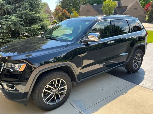 Used 2020 Jeep Grand Cherokee Limited AWD/4WD image 4
