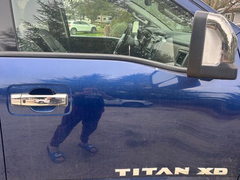 Used 2017 Nissan Titan Platinum Reserve image 11