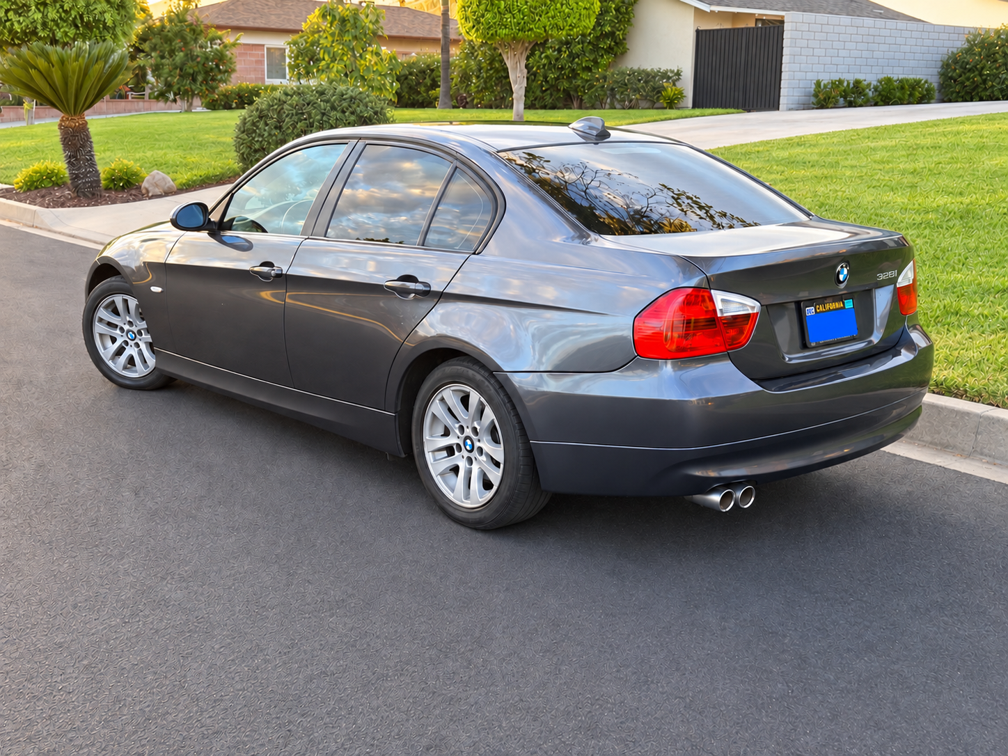 Used 2007 BMW 328i Sedan RWD image 5