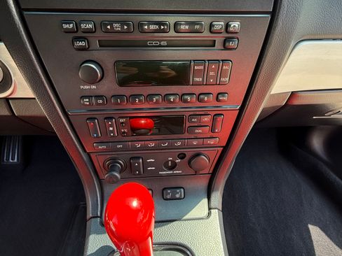 Used 2003 Ford Thunderbird image 9