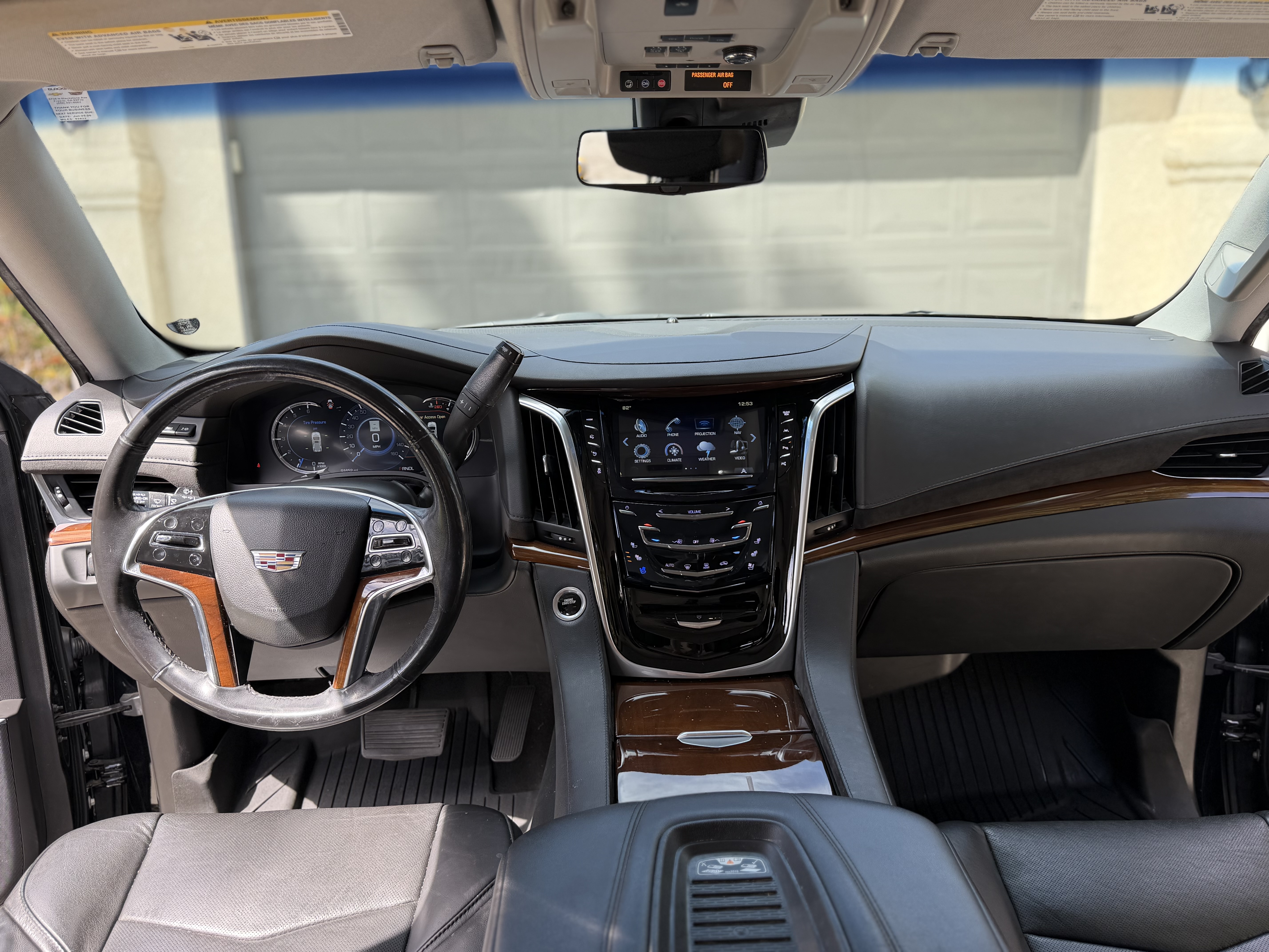 Used 2019 Cadillac Escalade ESV Premium Luxury AWD/4WD image 12