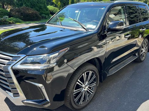 Used 2018 Lexus LX 570 4WD w/ Luxury Package image 1