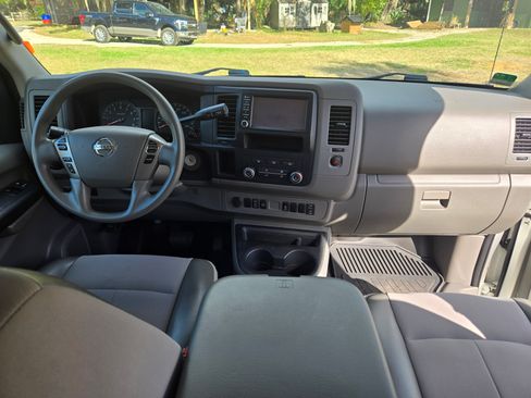 Used 2021 Nissan NV 2500 SV image 19