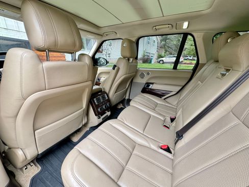 Used 2016 Land Rover Range Rover HSE image 13