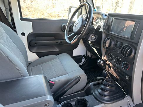 Used 2009 Jeep Wrangler Rubicon w/ PWR Convenience Group image 11