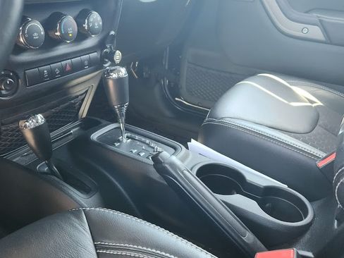 Used 2017 Jeep Wrangler Unlimited Sport image 8